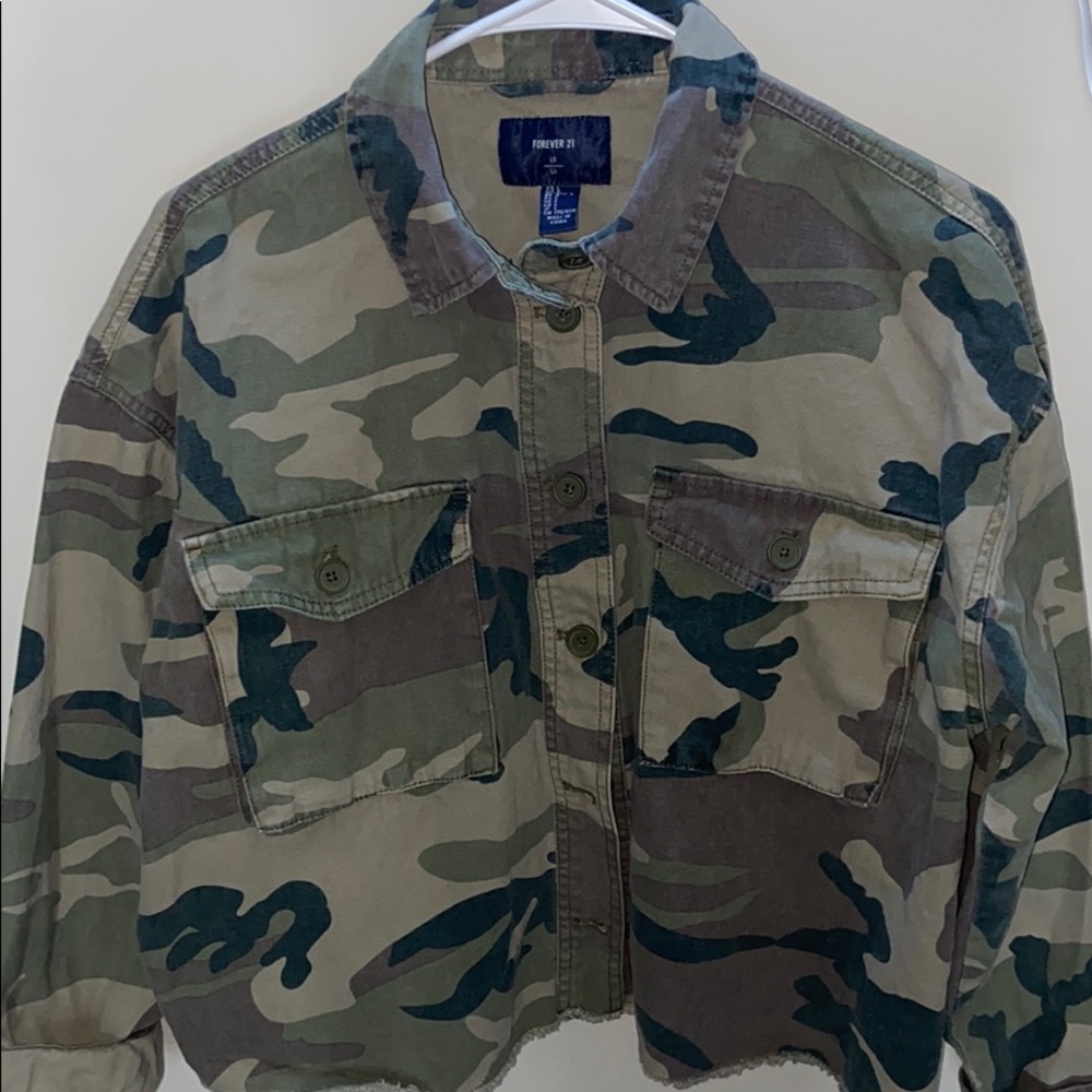 Cropped military jacket